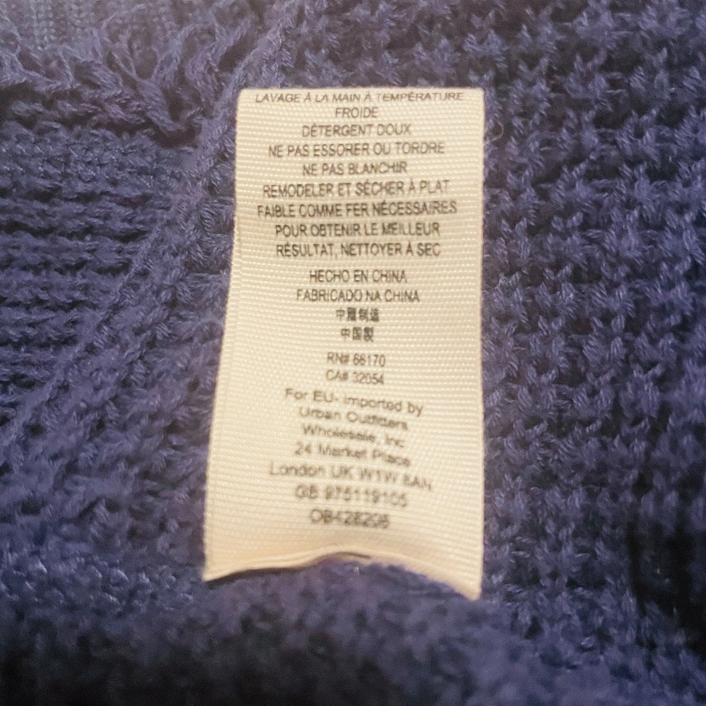 Free People Moonshine Navy, V-Neck Long Sleeve Sweater, Raw Edge, Size Small - Picture 9 of 12